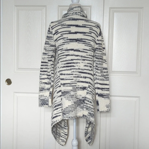 Express Oversized Chunky Knit Cream and Heather gray Open Cardigan - Picture 4 of 6